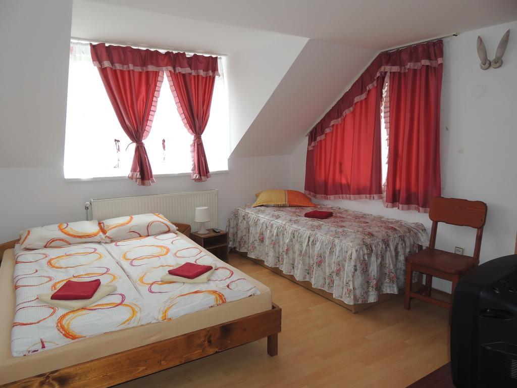 Casa Debora Hotel Hátszeg Kültér fotó